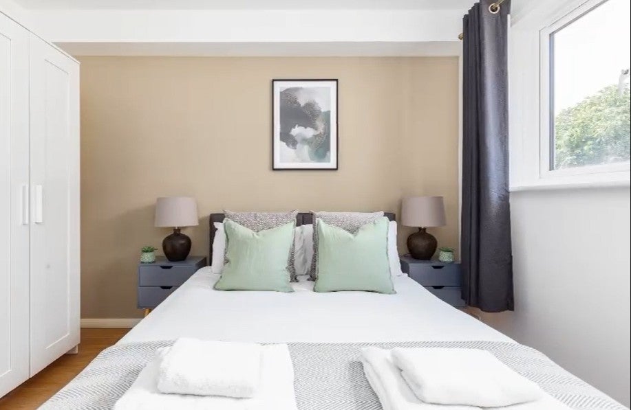 Flat Canada Estate in Greater London