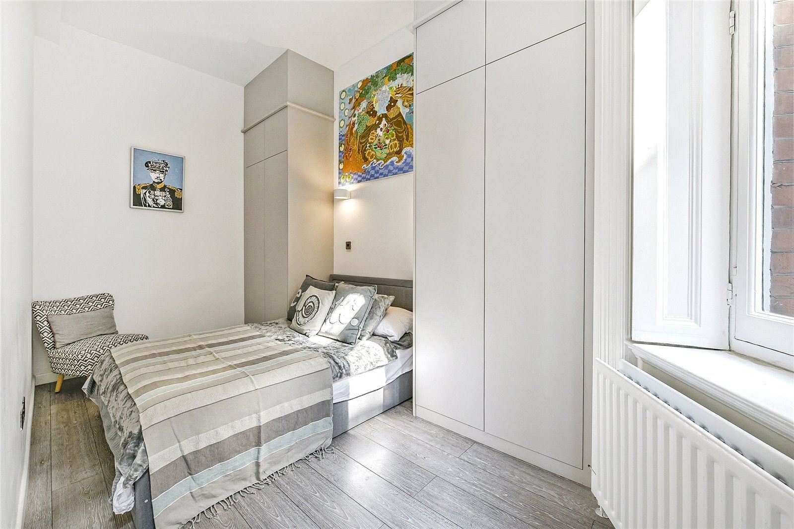 Flat Pont Street in Greater London