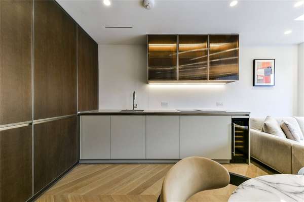 Flat St John's Wood Road in City of Westminster