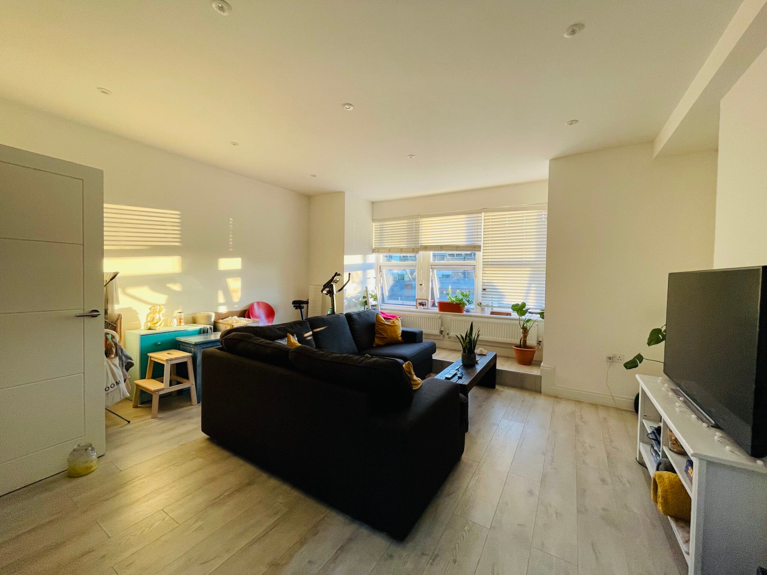 Flat Kings Road in Greater London