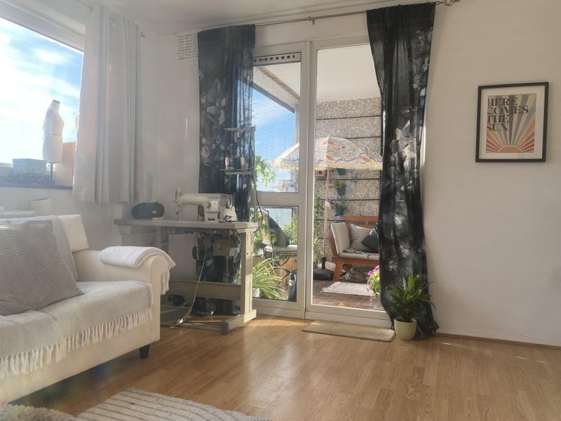 Room Studley Road in Greater London