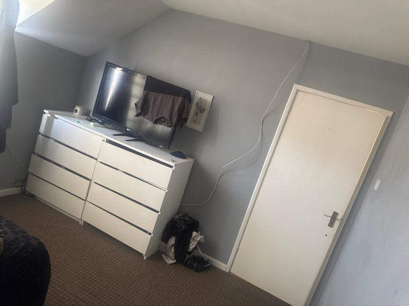 Room Green Lea Road in Oakengates