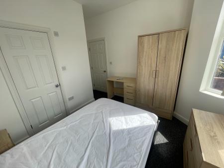 Flat Earlsdon Avenue North in Coventry