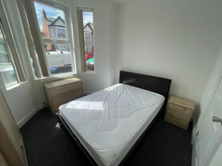Flat Earlsdon Avenue North in Coventry