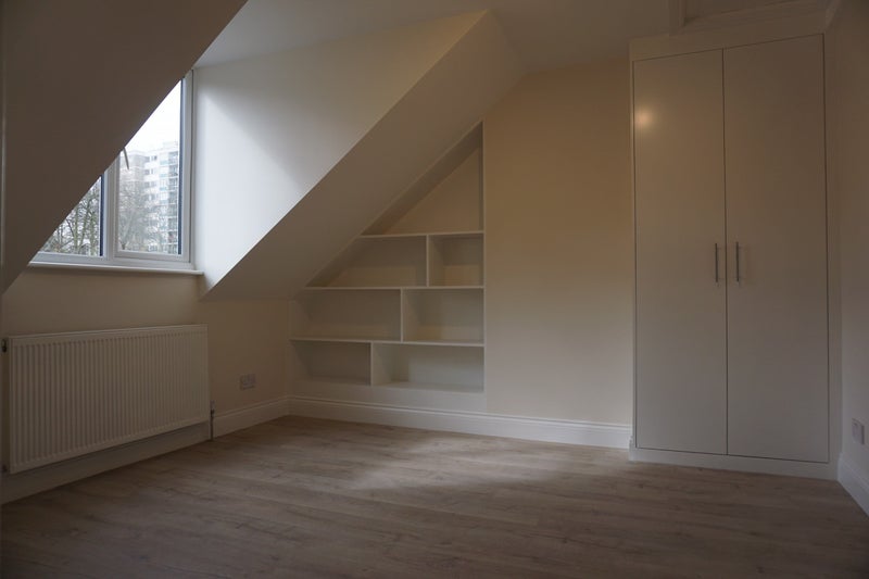 Flat Eade Road in Greater London