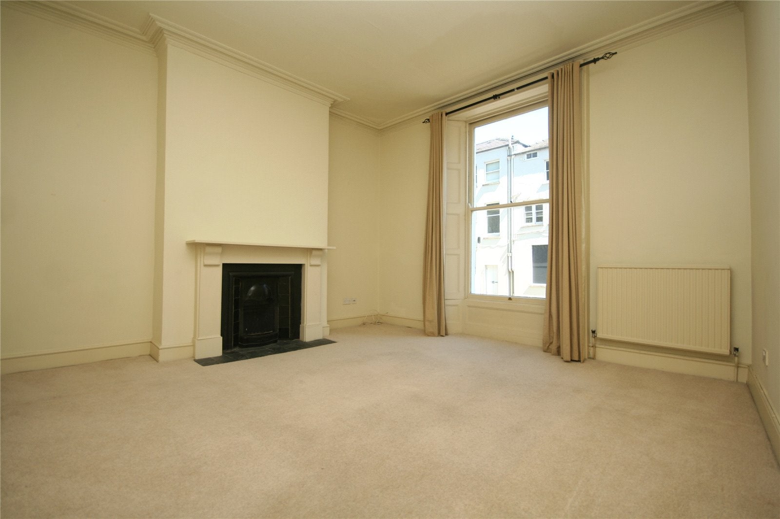 Flat Suffolk Place in Cheltenham