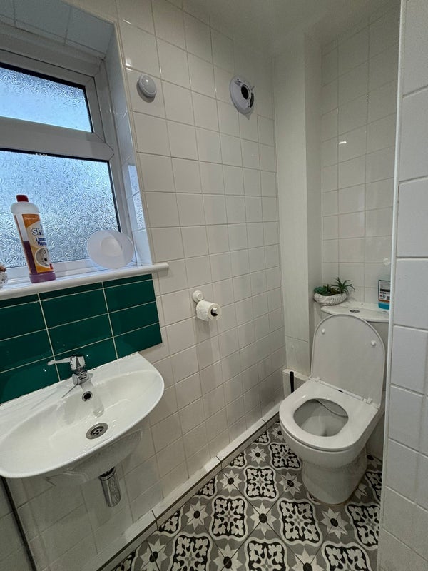 Room Sandy Hill Avenue in Greater London