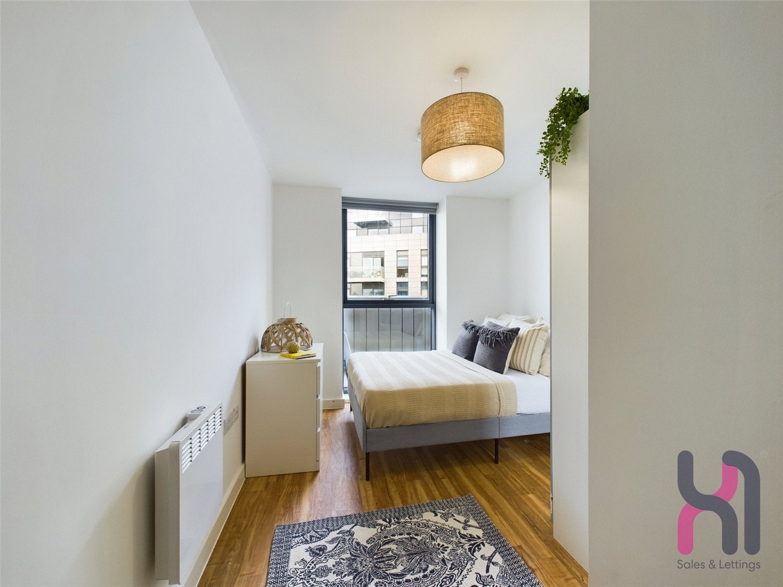 Flat Alphonsus Street in Manchester