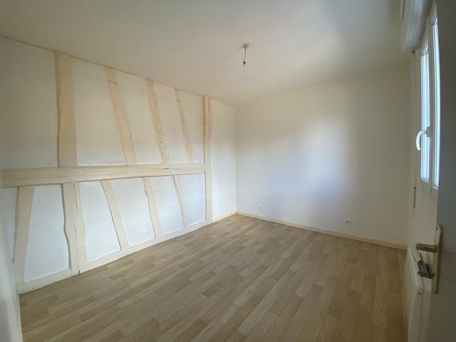 Flat Rue Pierre Corneille in Le Neubourg