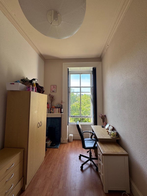 Room Oakfield Avenue in Glasgow
