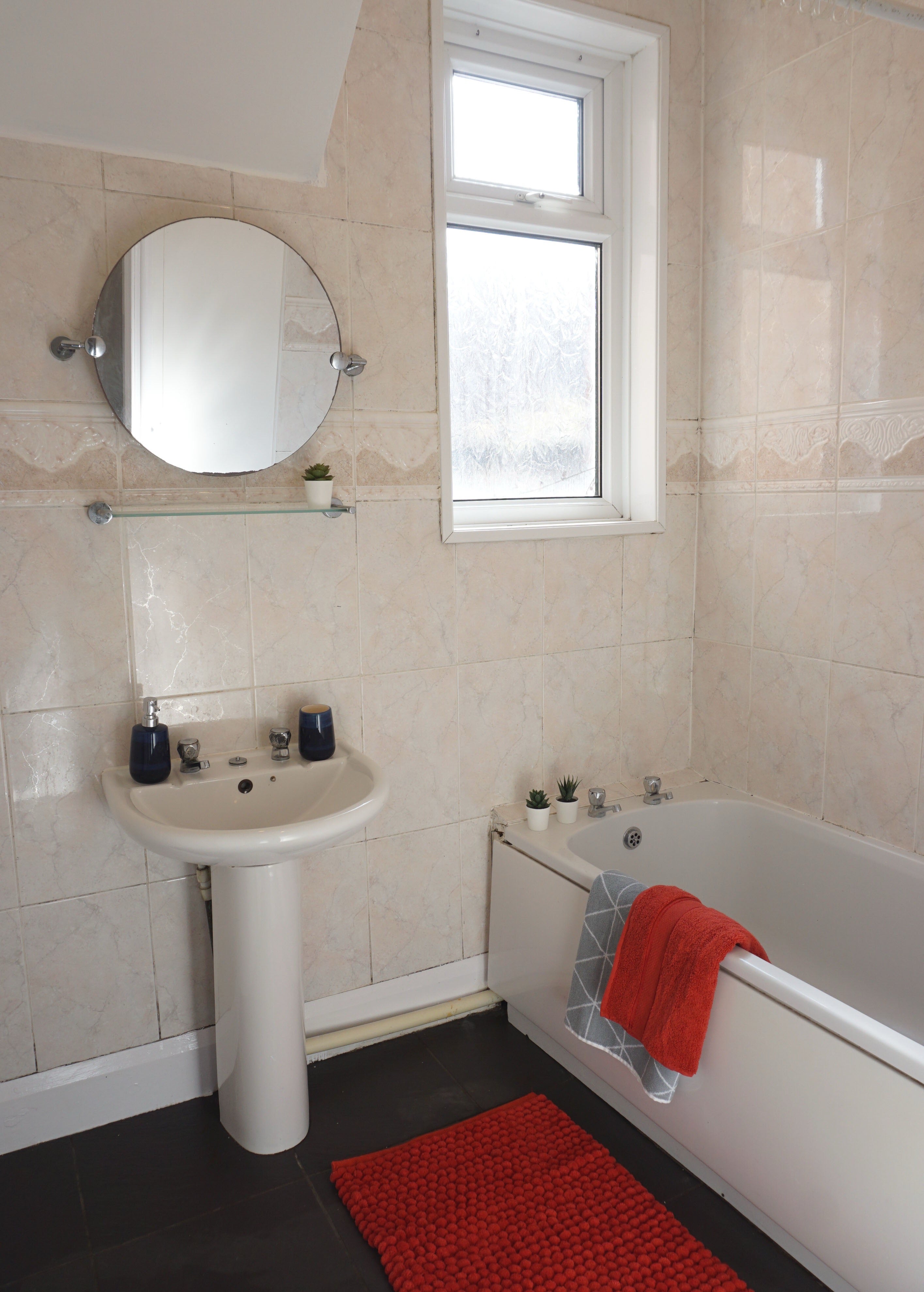 Flat Rokeby Terrace in Newcastle upon Tyne