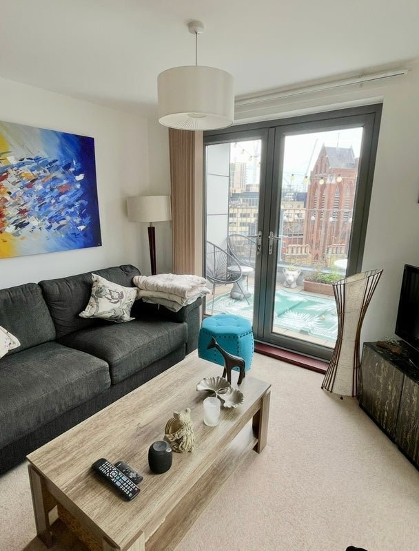 Room Auckland Street in Greater London