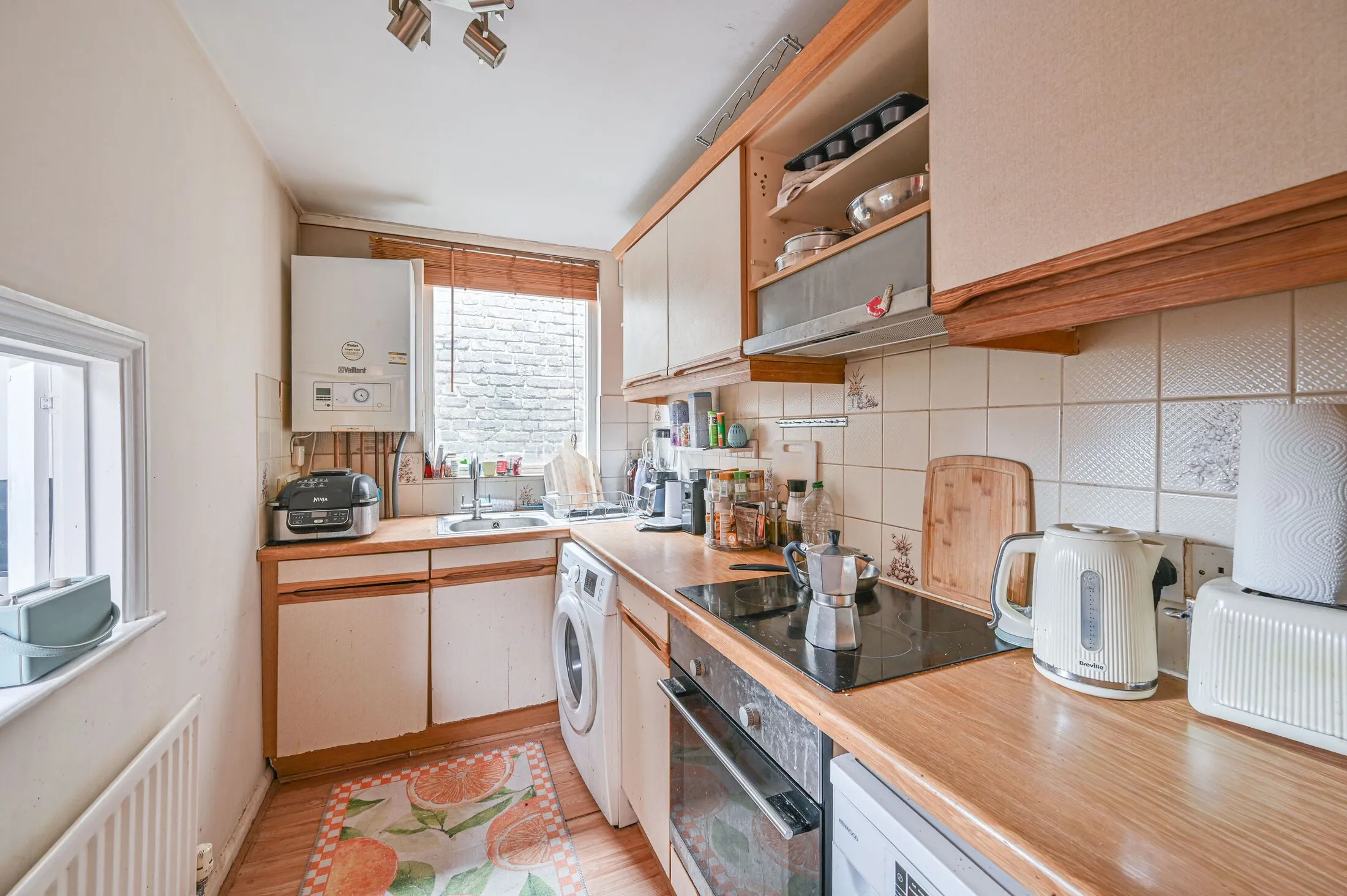 Flat Cautley Avenue in Greater London