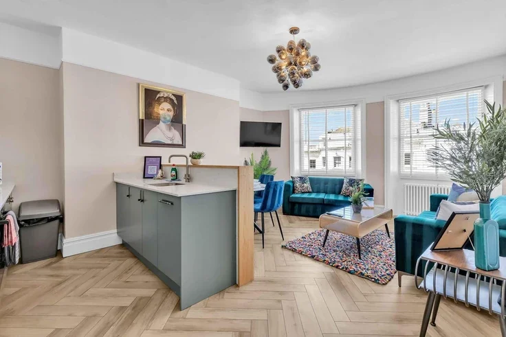 Flat Brunswick Place in Hove
