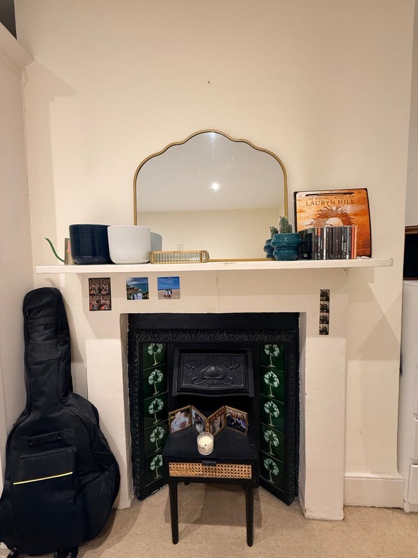Room Heswall Close in Greater London
