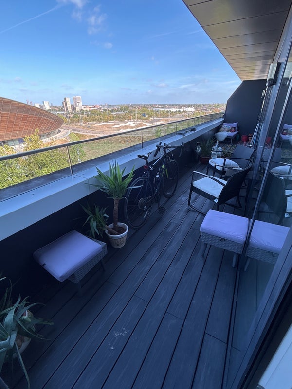 Room Abercrombie Road in Greater London