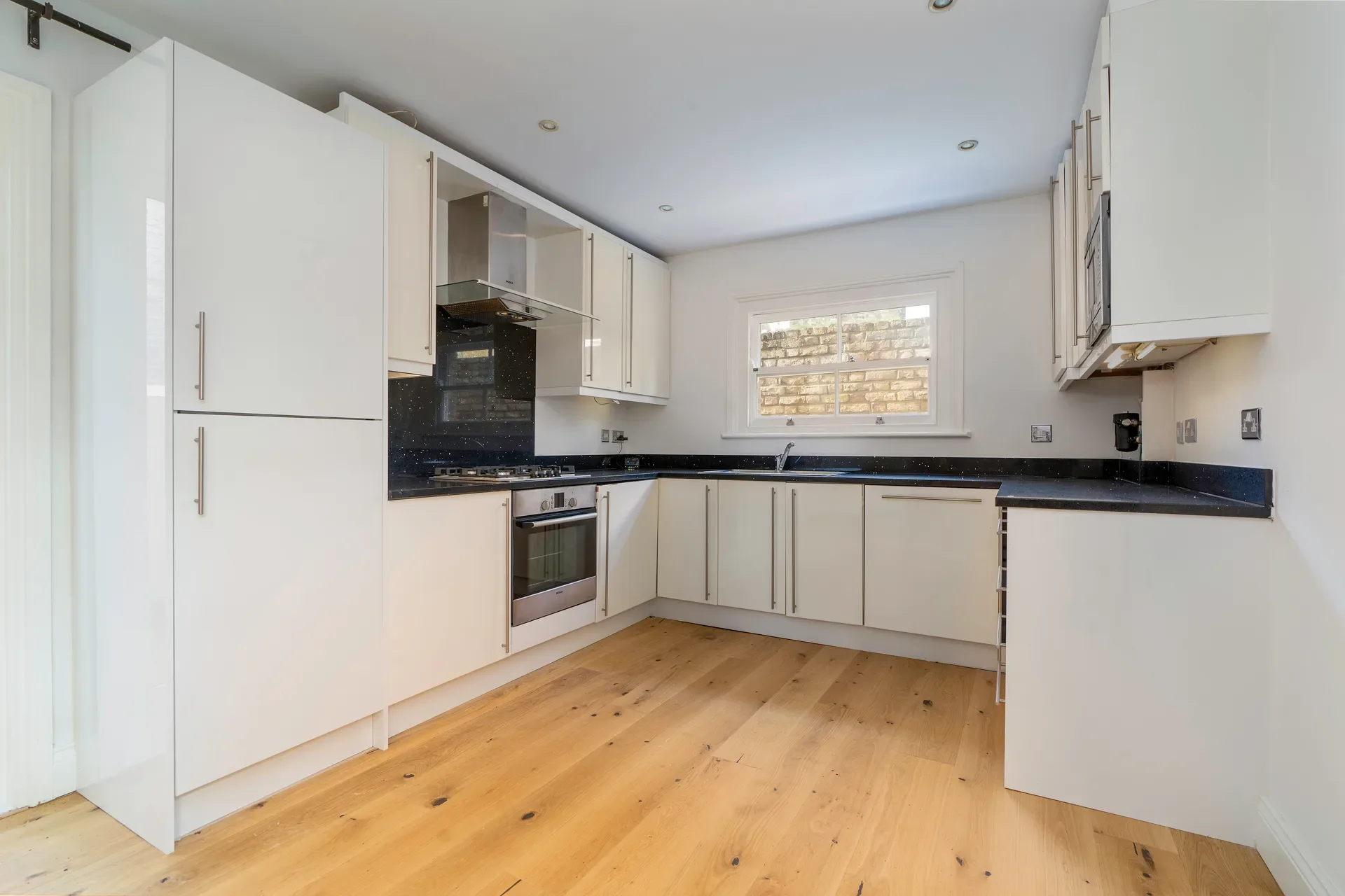 Flat Caledonian Road in Greater London