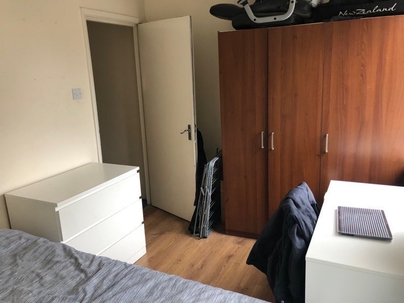 Flat Holloway Road in Greater London