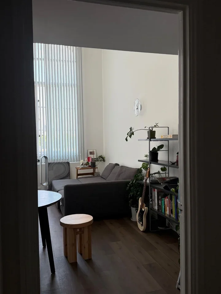 Flat Fairfield Road in Greater London