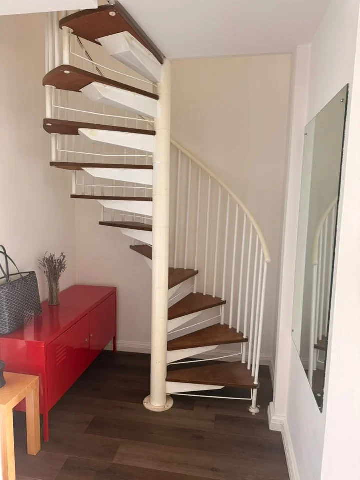 Flat Fairfield Road in Greater London