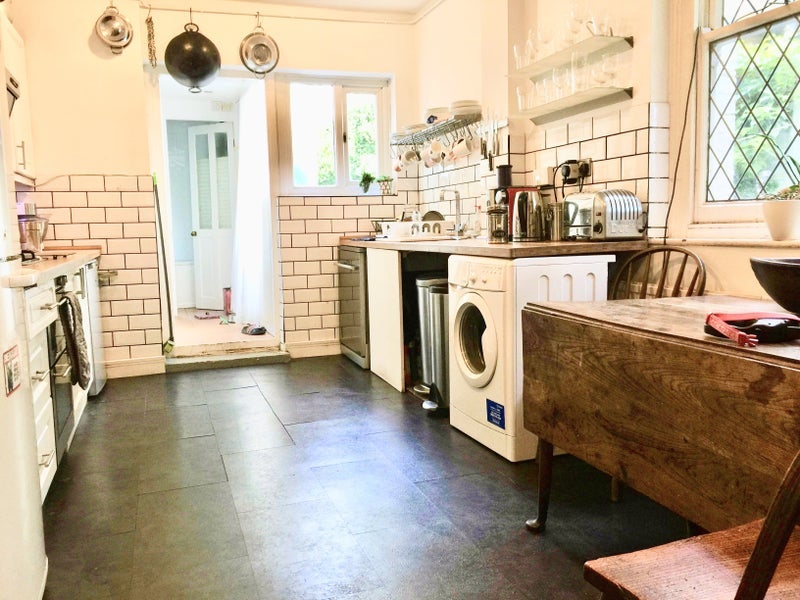 Room Gipsy Road in Greater London