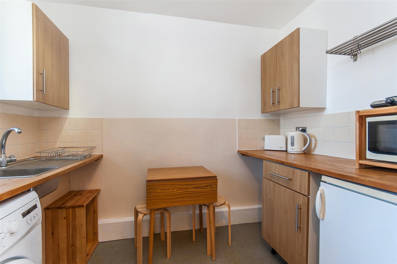 Flat Dennington Park Road in Greater London