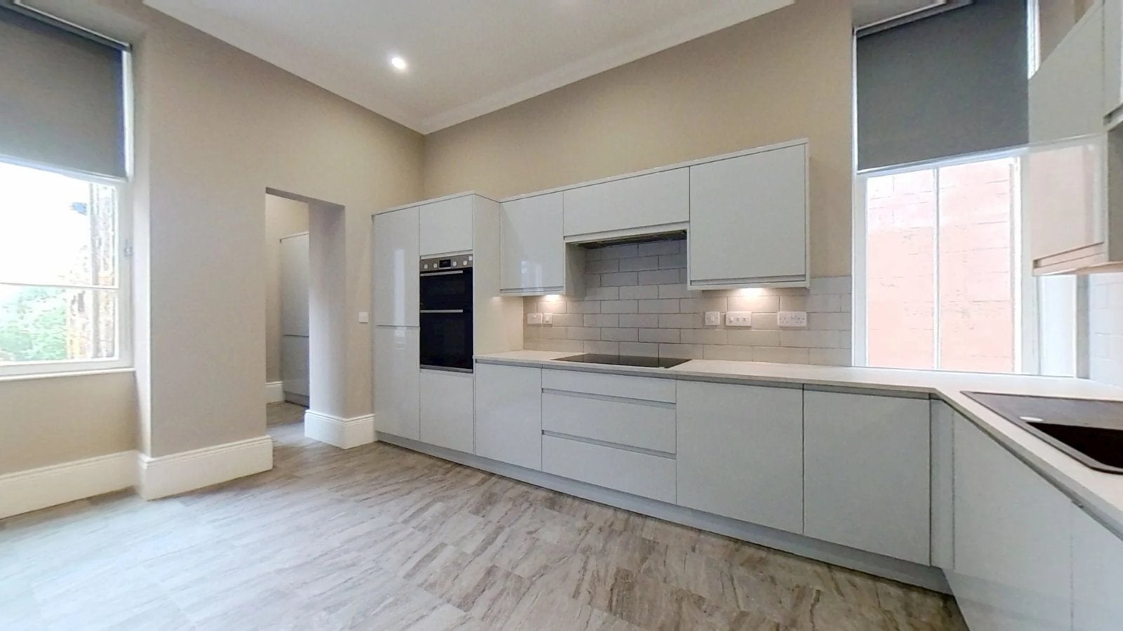 Flat Queensborough Gardens in Glasgow