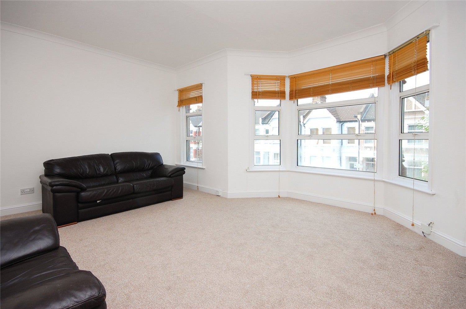 Flat Windsor Road in Greater London