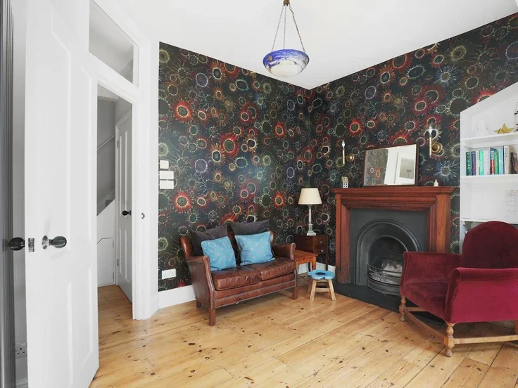 House Prospect Crescent in Greater London