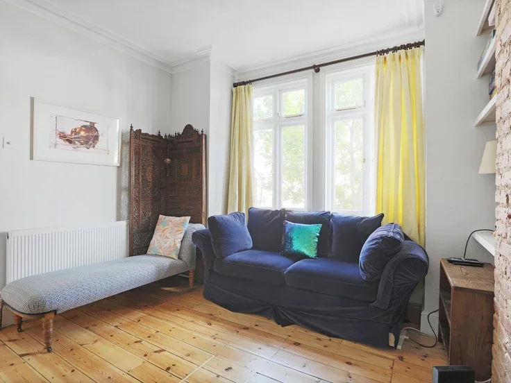 House Prospect Crescent in Greater London