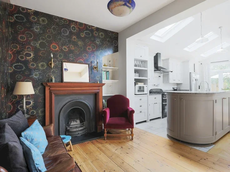 House Prospect Crescent in Greater London