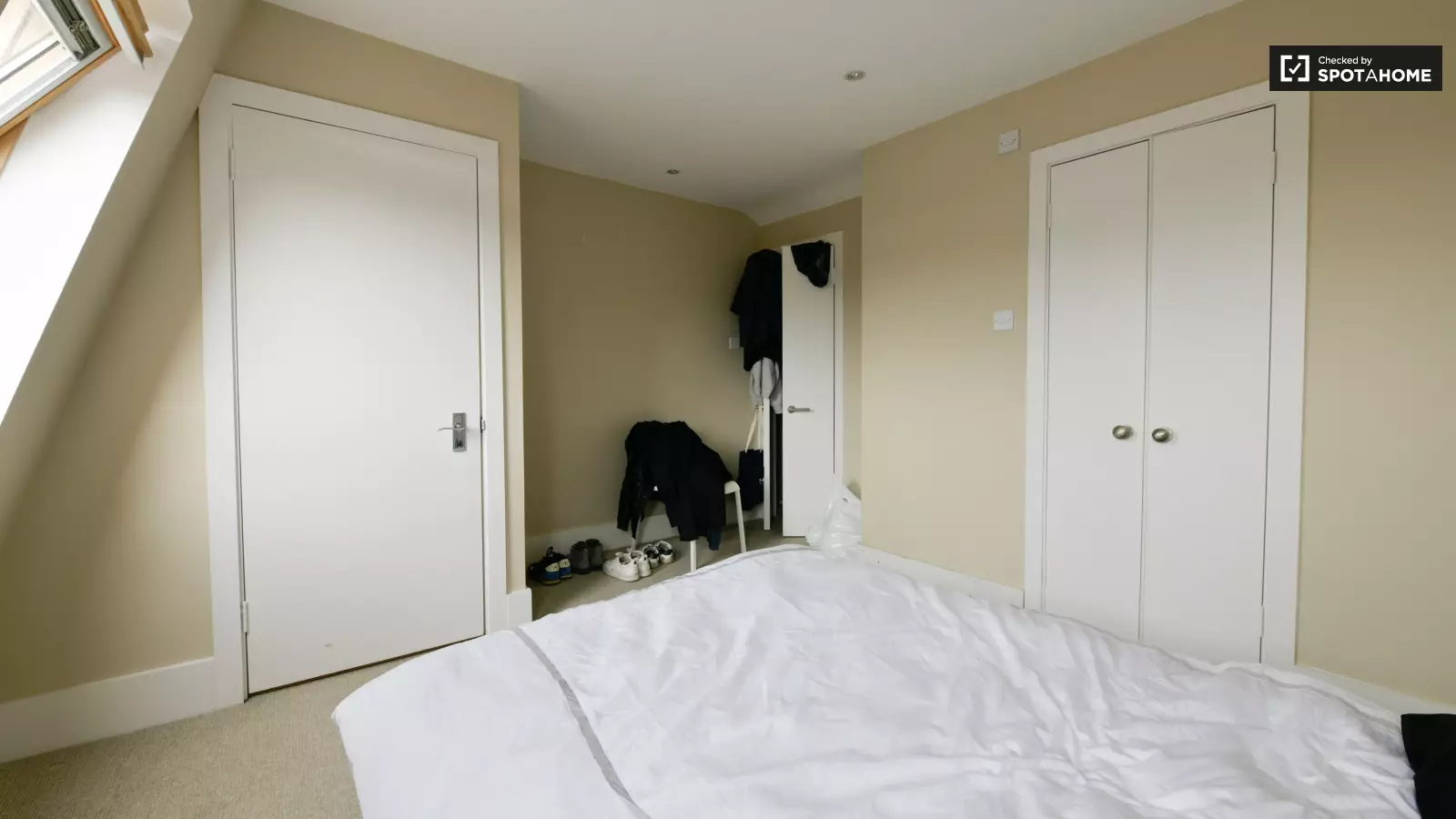 Flat Brookville Road in Greater London