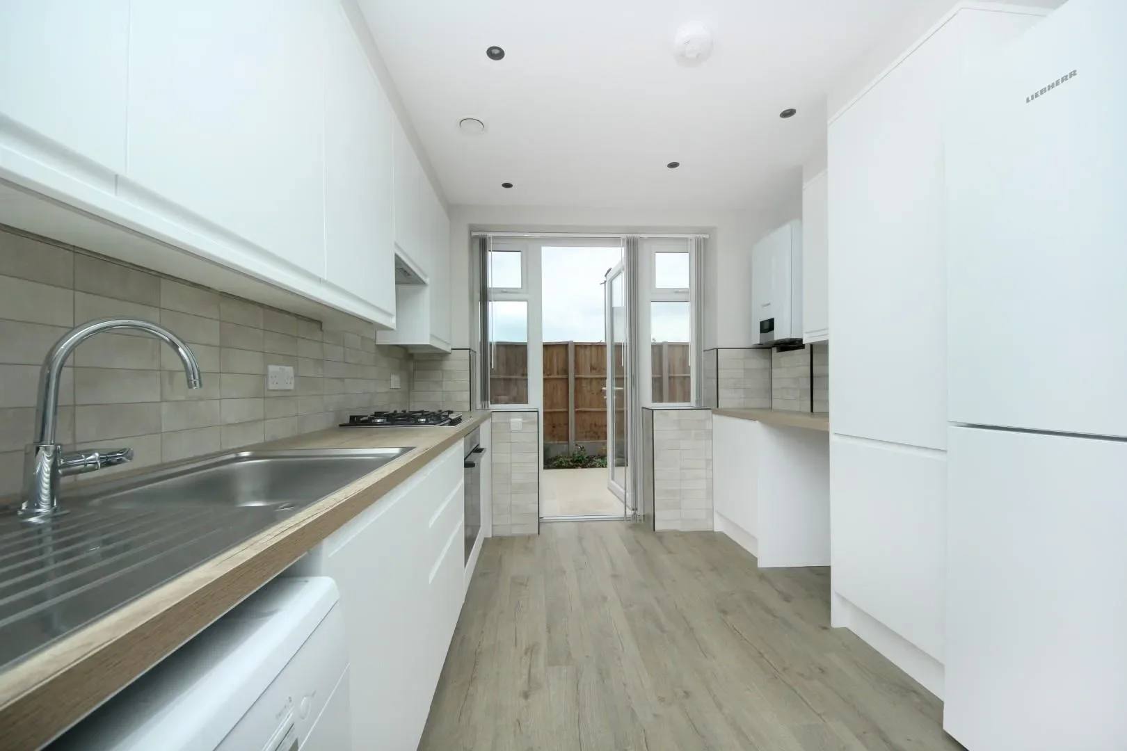 Flat Lowfield Road in Greater London