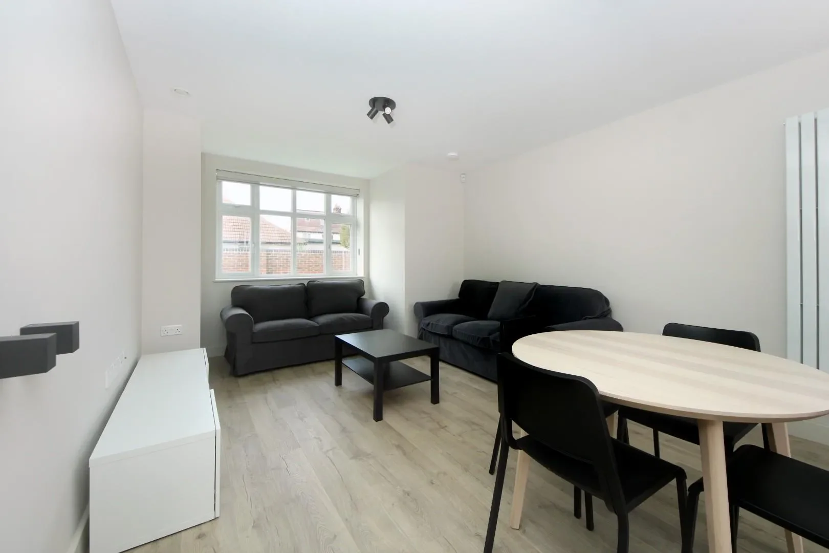 Flat Lowfield Road in Greater London