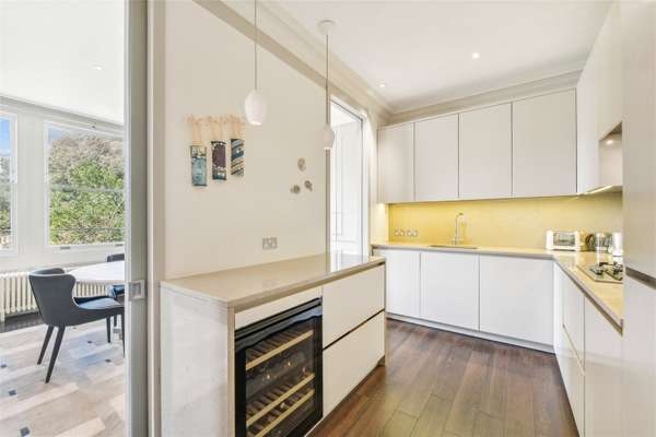 Flat Addison Road in Greater London