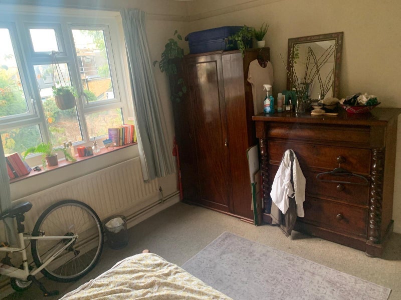 Room Fairfield Drive in Greater London