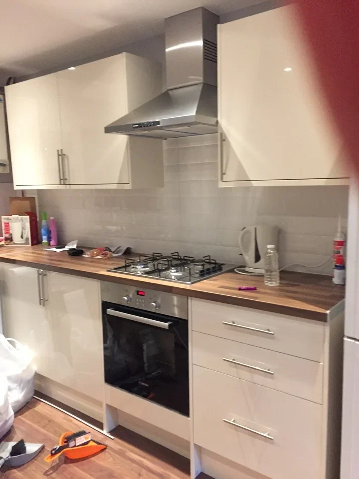 Flat Warden Avenue in Greater London