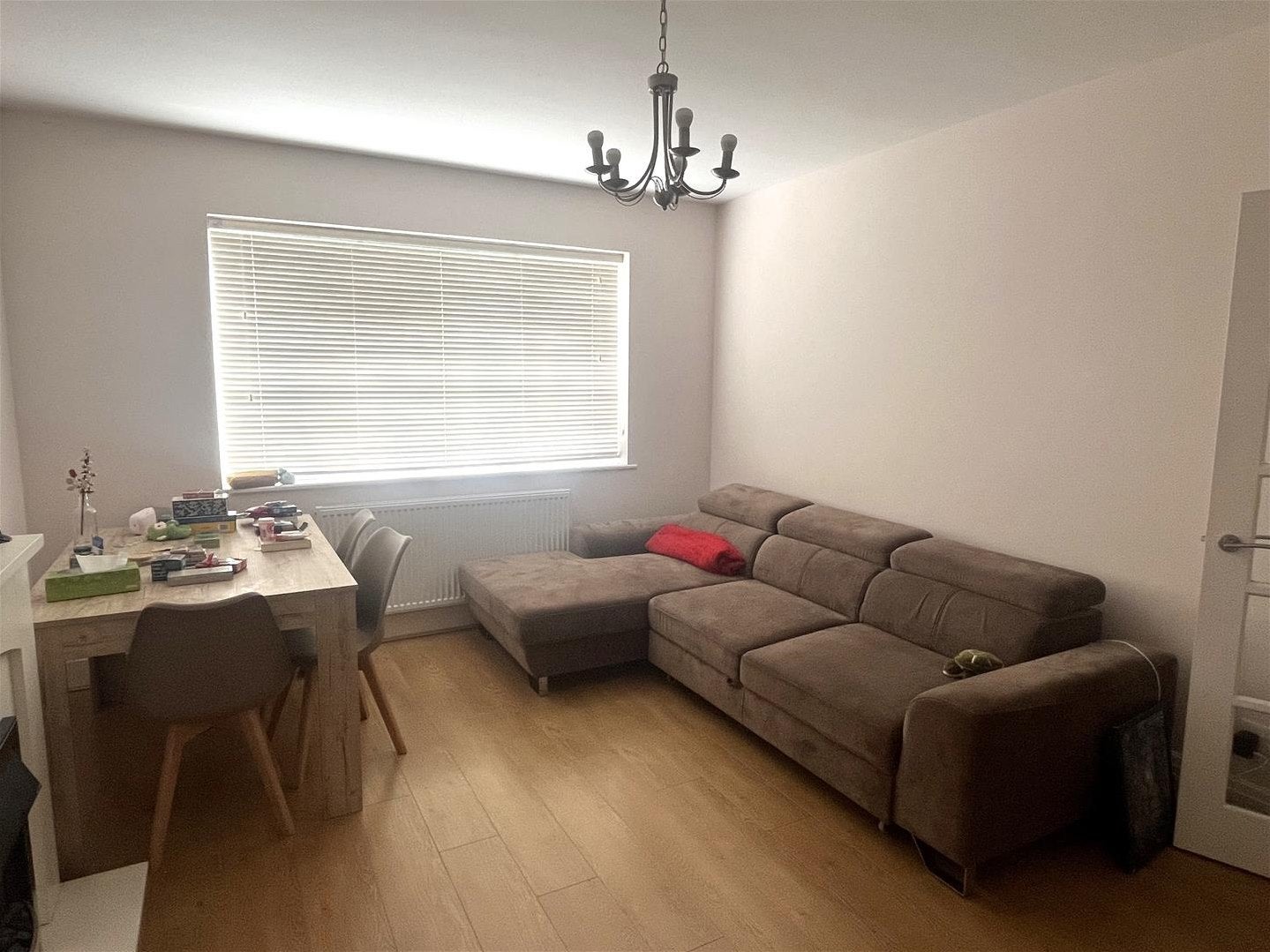 Flat Kingsend in Greater London