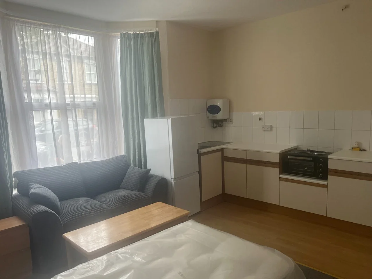 Room Parkside Road in Greater London