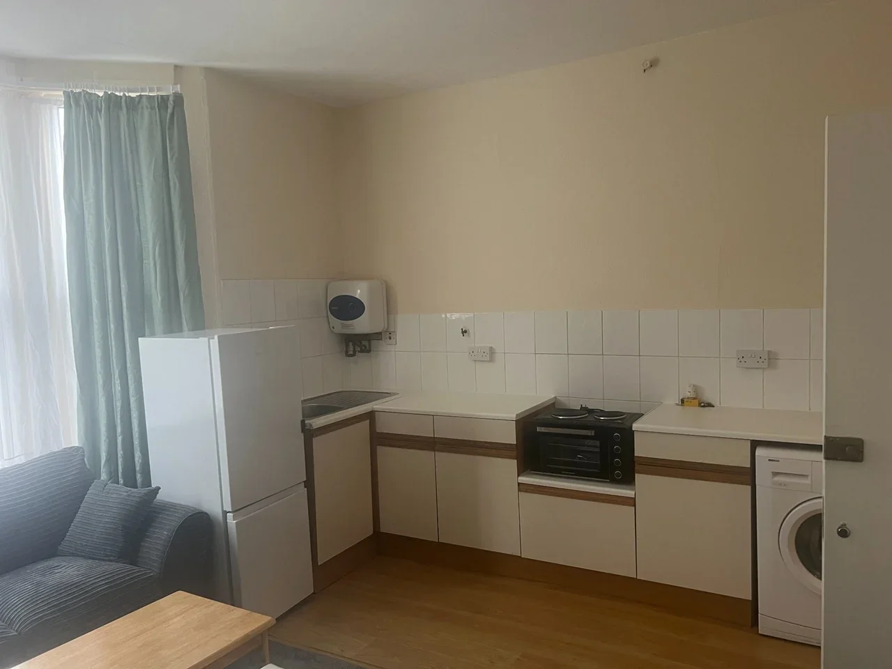 Room Parkside Road in Greater London