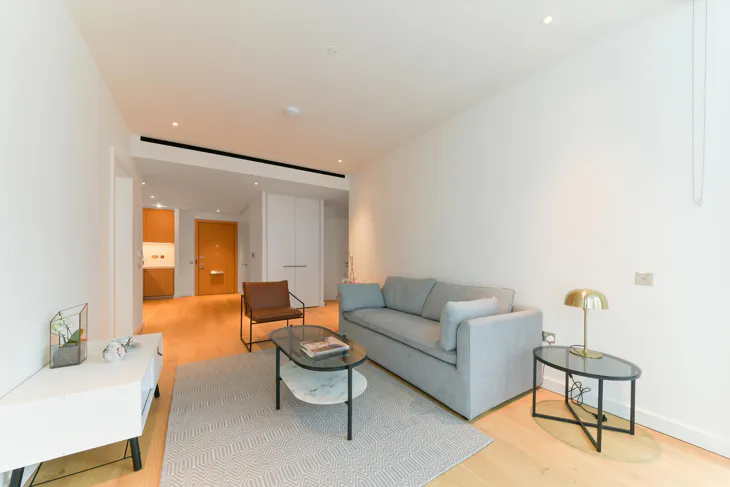 Flat Prospect Way in Greater London