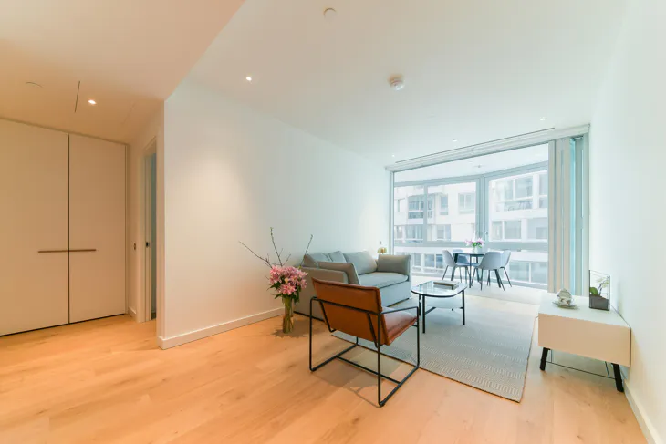 Flat Prospect Way in Greater London