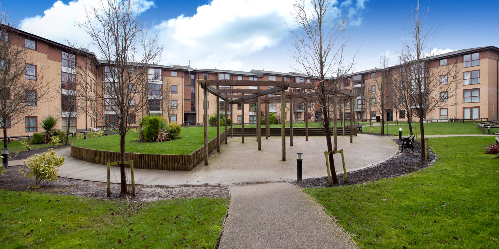 Flat Howlands Court in Crawley