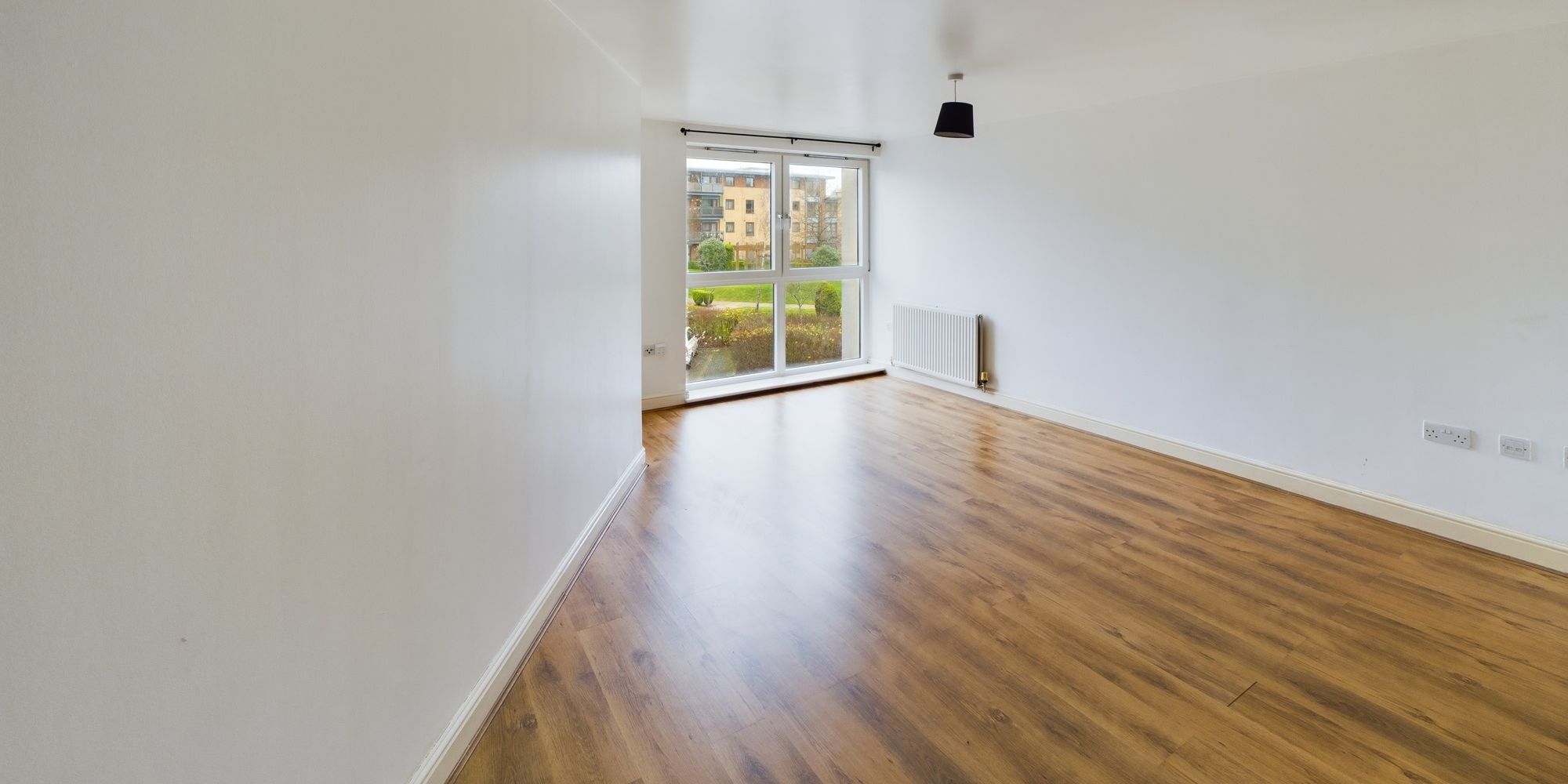 Flat Howlands Court in Crawley