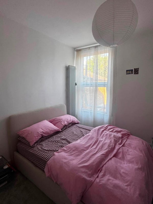 Room Colmer Road in Greater London