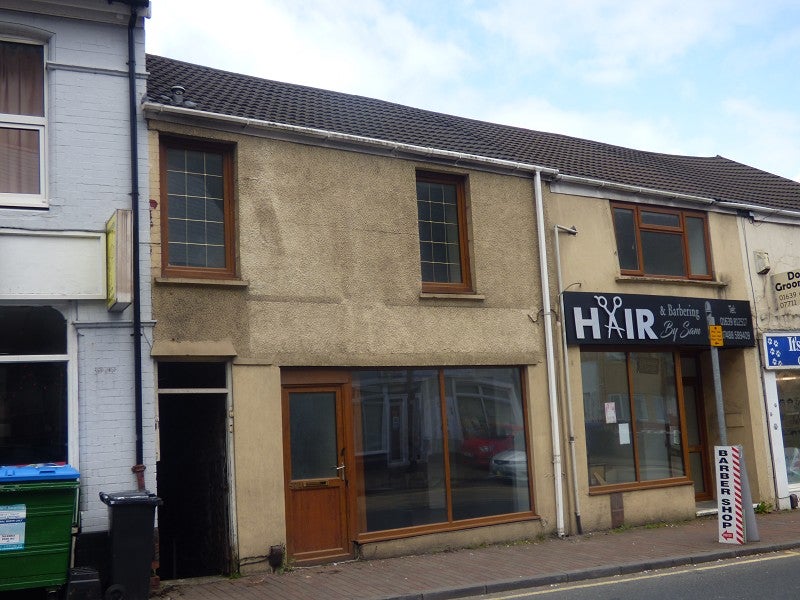 Flat Neath Road in Briton Ferry