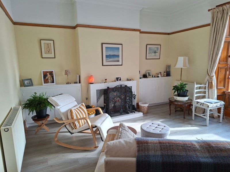 Room Cranston Street in Penicuik