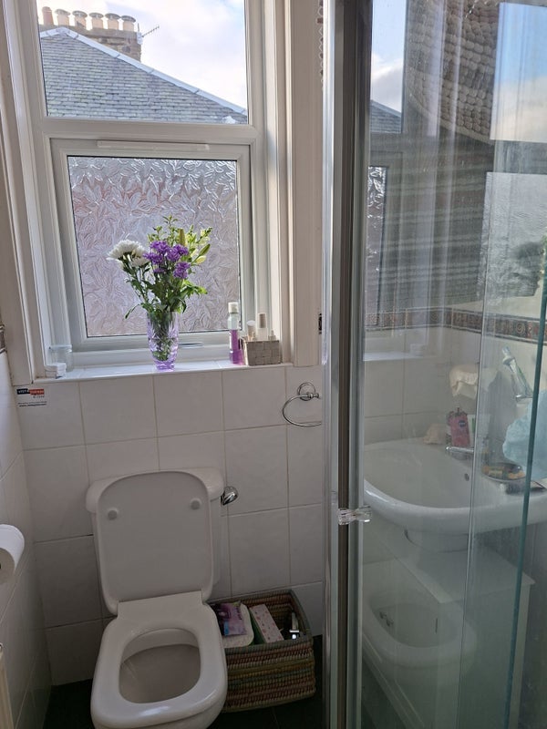 Room Cranston Street in Penicuik