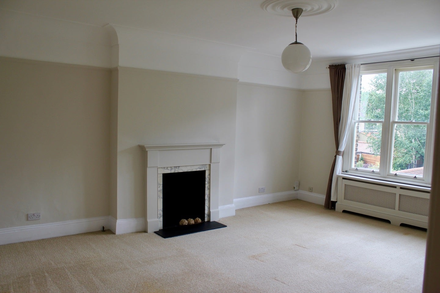 Flat Courtfield Gardens in Greater London
