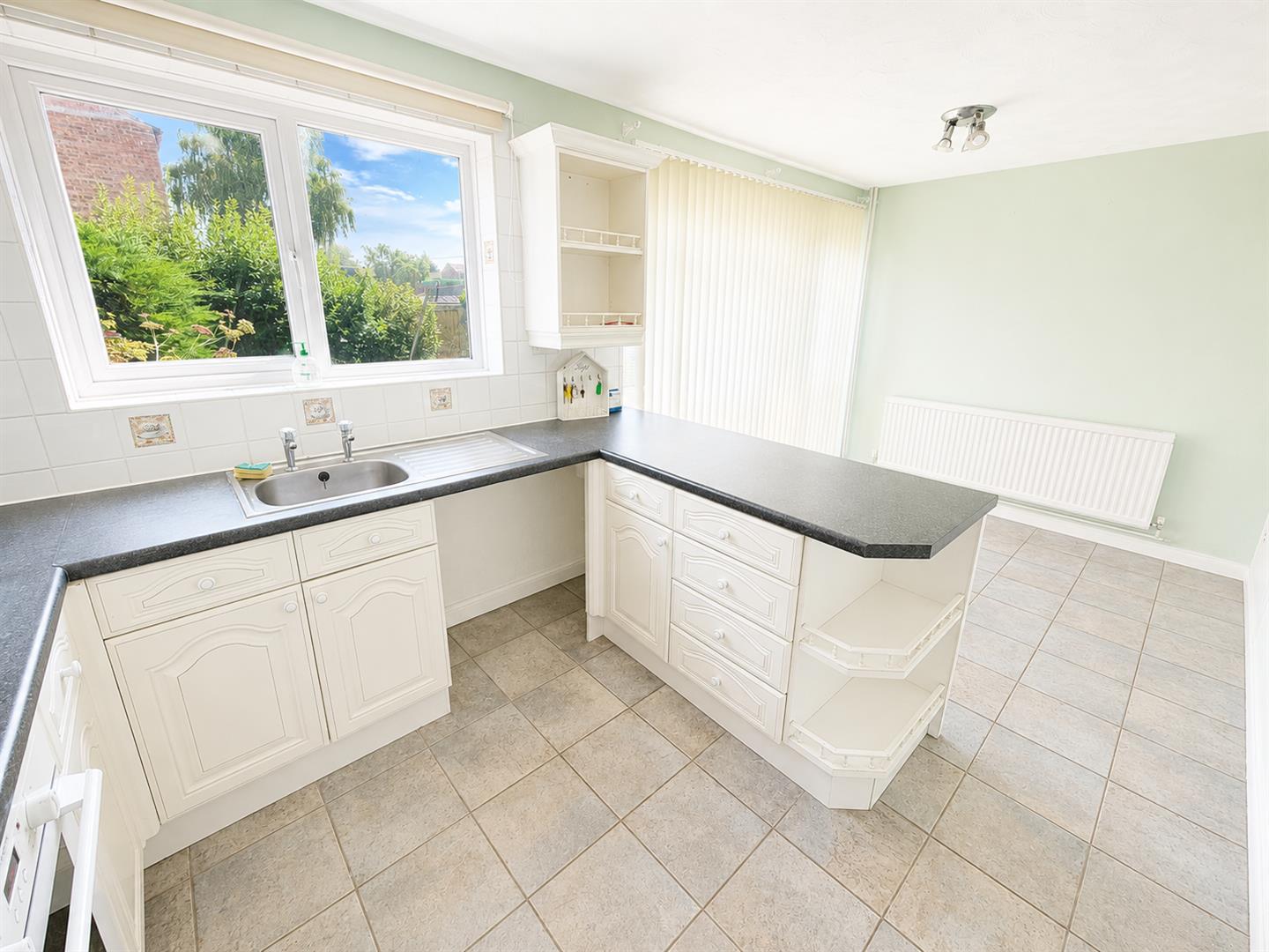 House Falster Close in Great Oakley